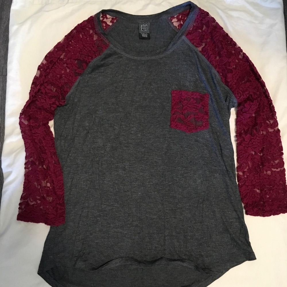 NWOT EMPYRE Small Long sleeve lace baseball tee